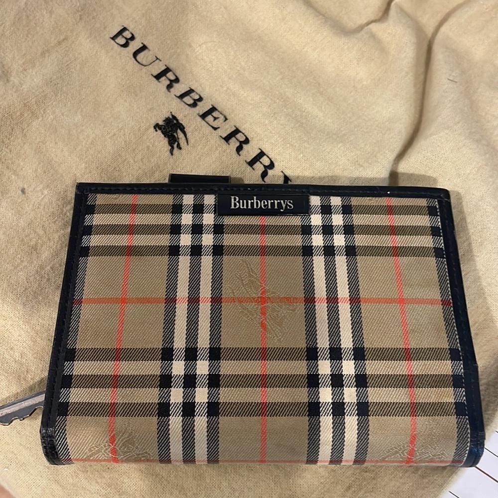 - ♥️Burberry ♥️Canvas Leather Beige Multicolor Black, with dust bag